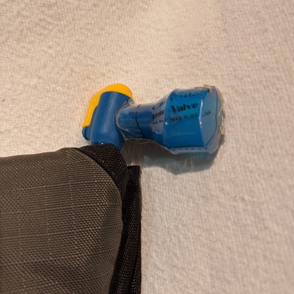 Camelbak 2 Litre Drink Delivery System - Picture 4 of 7